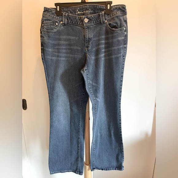 Lane Bryant Denim - Womens Lane Bryant Size 18 Genius Fit Jeand Slim Boot Cut.